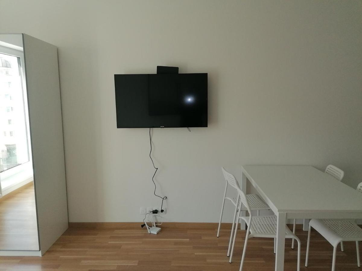Brand New Studio Apartment #21 With Free Secure Parking In The Center Praha Eksteriør bilde