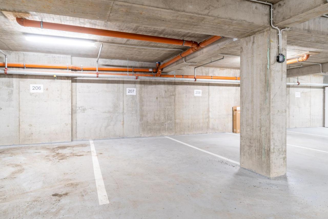 Brand New Studio Apartment #21 With Free Secure Parking In The Center Praha Eksteriør bilde