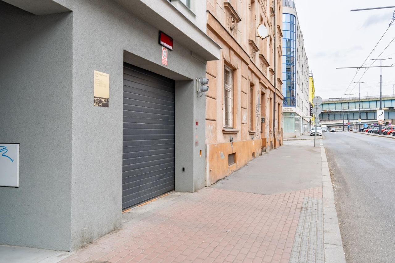 Brand New Studio Apartment #21 With Free Secure Parking In The Center Praha Eksteriør bilde